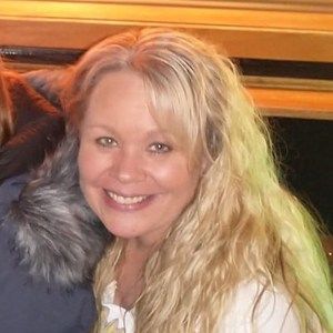 Meet your Posher, Carrie